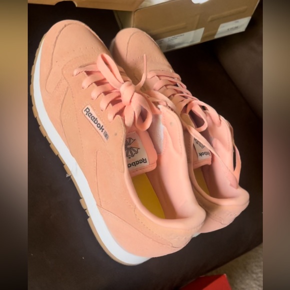 Reebok CL Leather pastels Junior size 6.5 - Picture 1 of 7